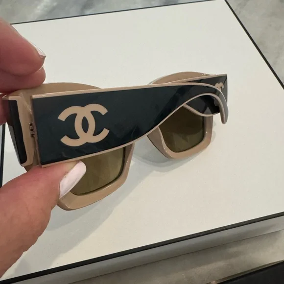 CHANEL Black Glasses Sleek Modern Design
